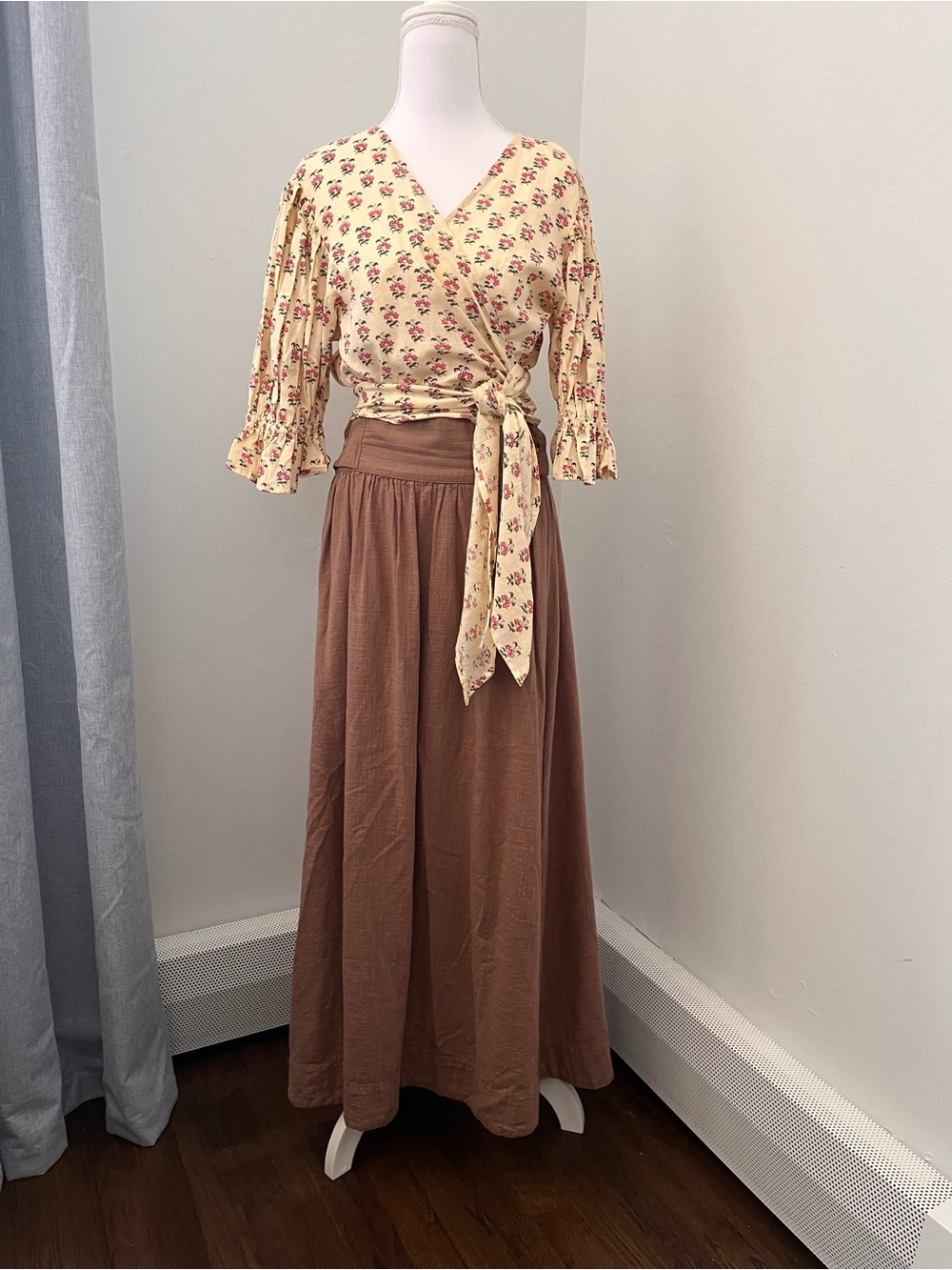 NWT Daughters of India peony wrap top, women’s medium